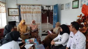 PELAKSANAAN MONITORING DAN EVALUASI PROGRAM PEMBERDAYAAN MASYARAKAT DI LINGKUNGAN PENDIDIKAN