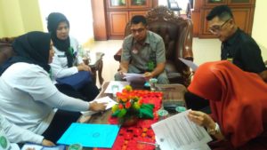 MONITORING DAN EVALUASI PELAKSANAAN PROGRAM PEMBERDAYAAN MASYARAKAT DI LINGKUNGAN PEMERINTAH