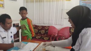 KEGIATAN PEMBERDAYAAN MASYAAKAT ANTI NARKOBA MELALUI TEST URINE DI LINGKUNGAN PENDIDIKAN PADA MTsN 2 KOTA SAWAHLUNTO