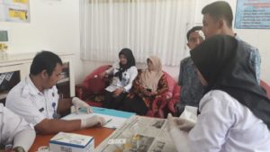 KEGIATAN PEMBERDAYAAN MASYAAKAT ANTI NARKOBA MELALUI TEST URINE DI LINGKUNGAN PENDIDIKAN PADA MTsN 2 KOTA SAWAHLUNTO