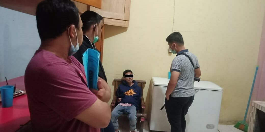 Team Pemberantasan BNN Kota Sawahlunto Menangkap Diduga Pengedar Narkoba Jenis Sabu Team Pemberantasan BNN Kota Sawahlunto Menangkap Diduga Pengedar Narkoba Jenis Sabu