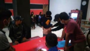 Team Pemberantasan BNN Kota Sawahlunto Menangkap Diduga Pengedar Narkoba Jenis Sabu Team Pemberantasan BNN Kota Sawahlunto Menangkap Diduga Pengedar Narkoba Jenis Sabu